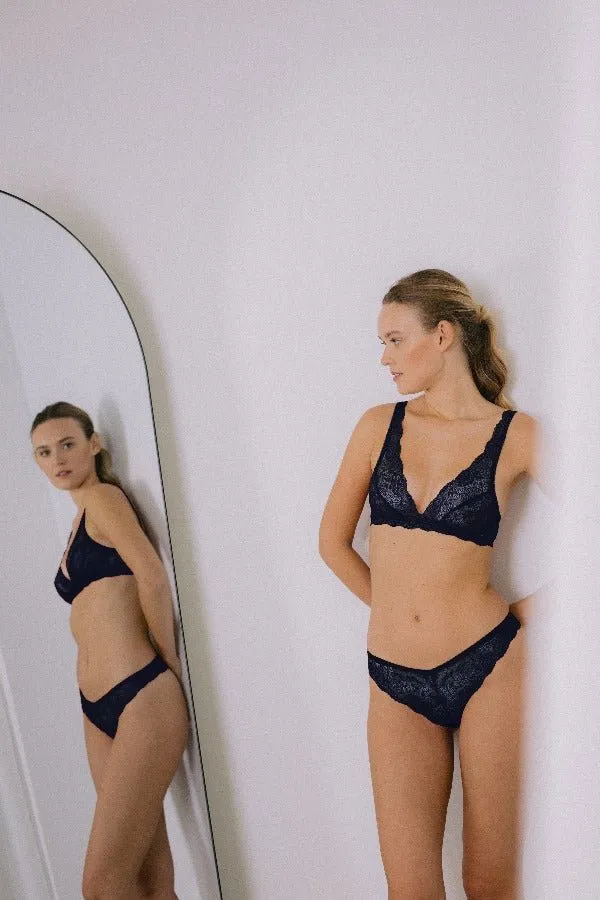 Aline, Bralette in french stretch lace
